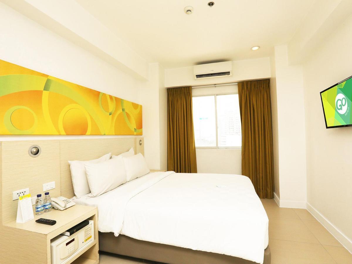 Go Hotels Timog Quezón by Eksteriør bilde