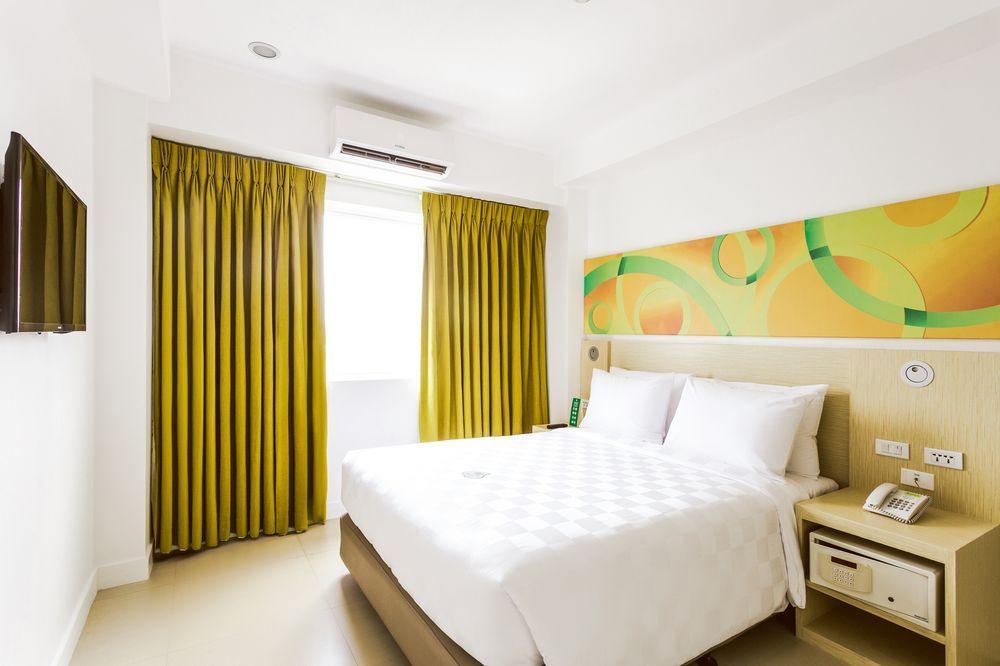 Go Hotels Timog Quezón by Eksteriør bilde