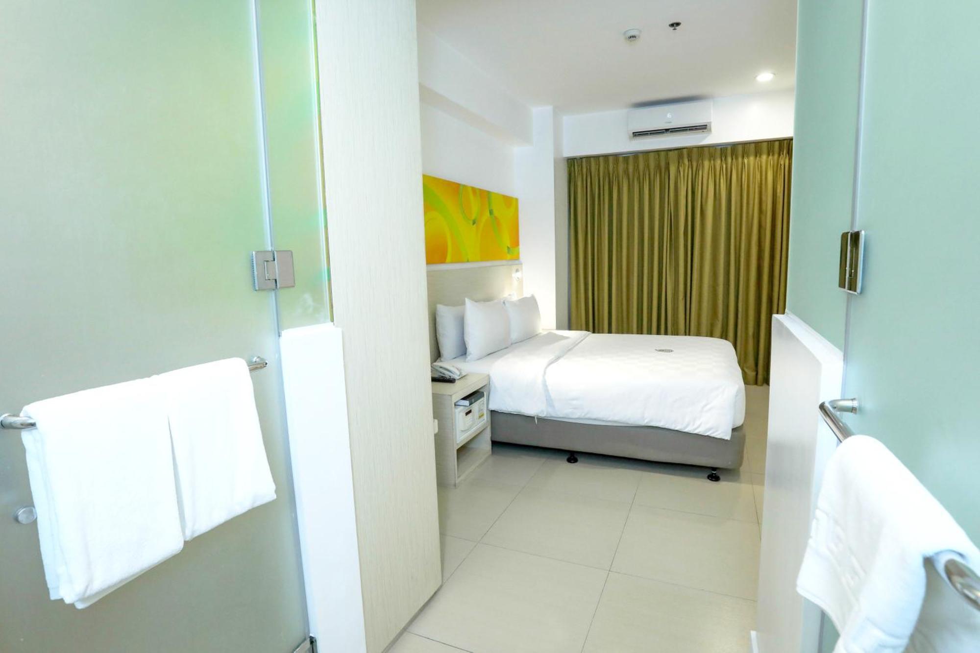Go Hotels Timog Quezón by Eksteriør bilde